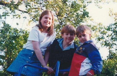 Children_at_playground_2