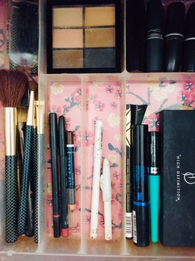 cosmetic drawer